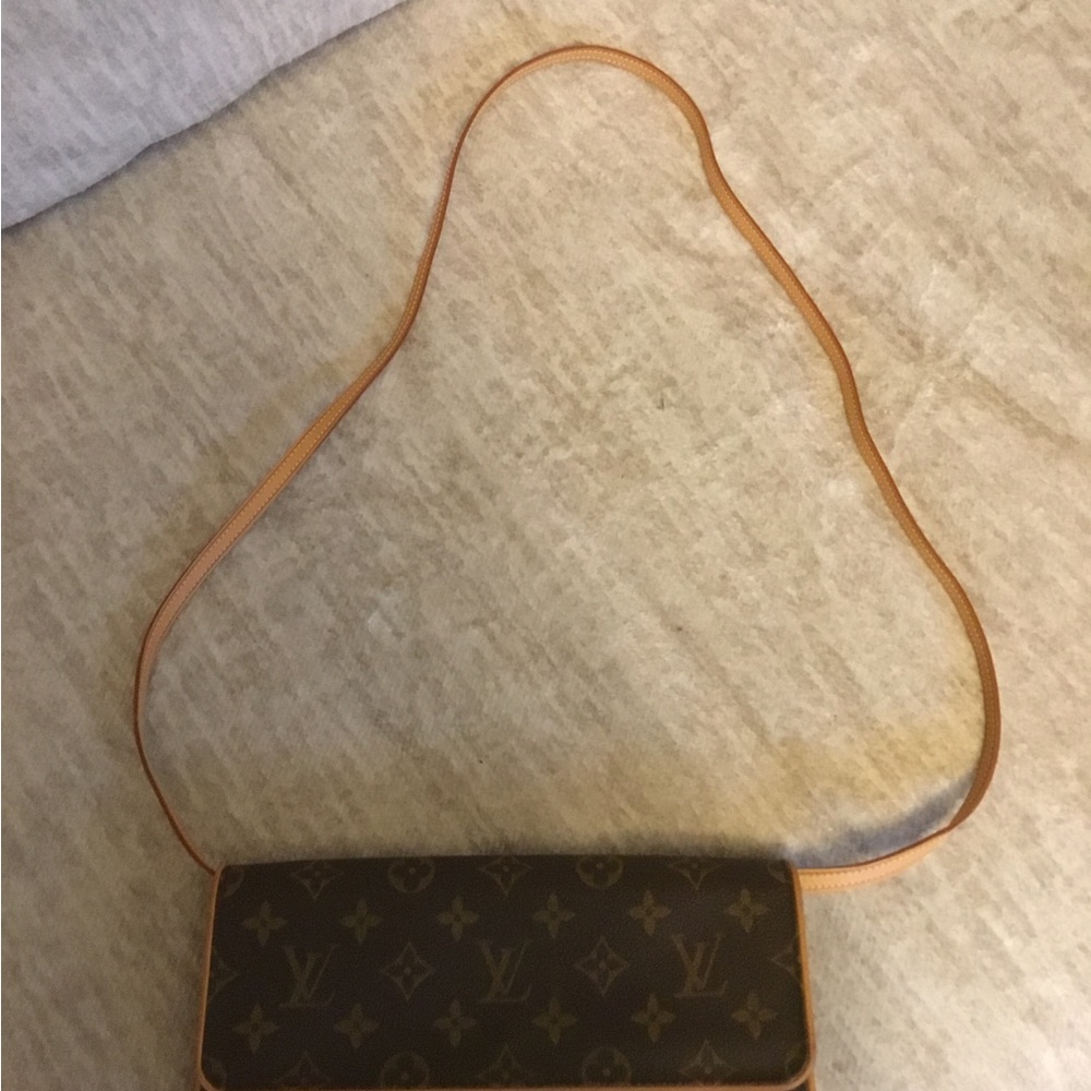 Louis Vuitton Pochette Monogram